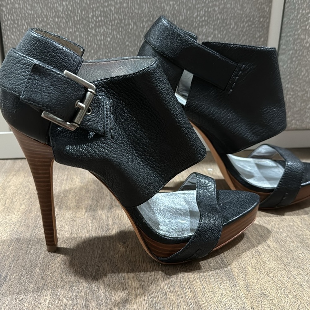 Report Signature heels